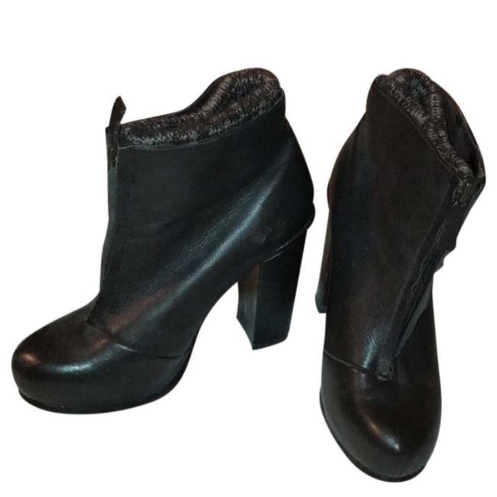 Brown leather Dolce Vita Booties